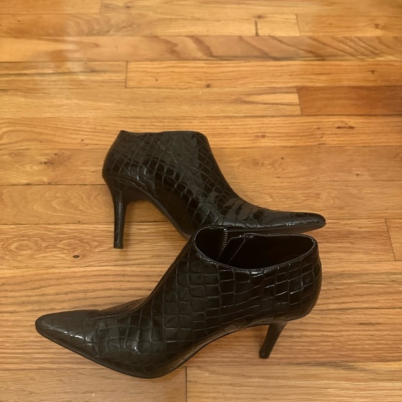 Unlisted Black Crocodile Pattern Ankle Boots Size 9 - Picture 3 of 12